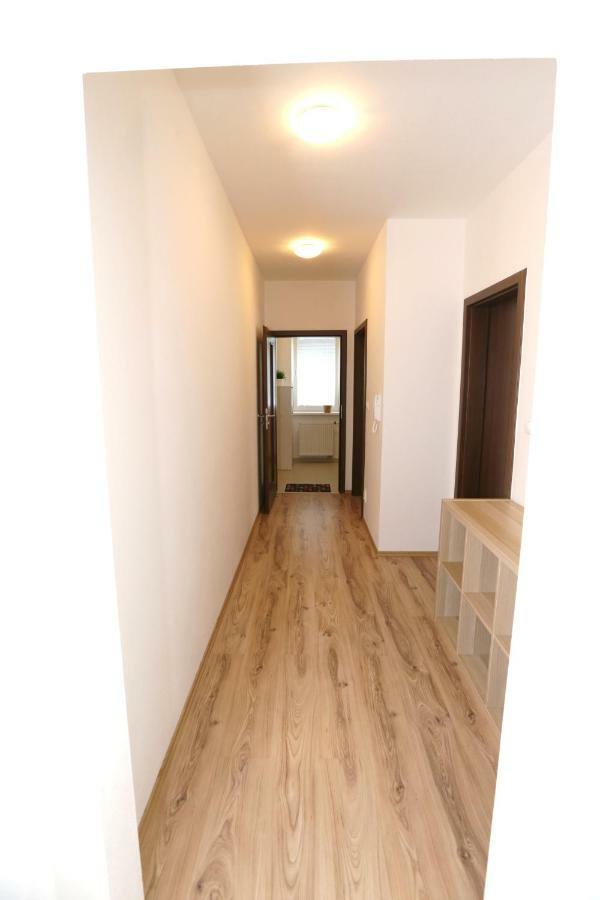 Samorin - Apartment In The Center - Private Parking - Klimatizacia Ngoại thất bức ảnh